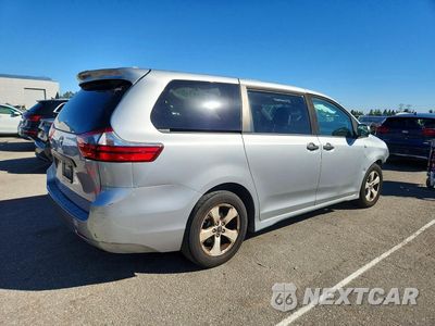 Trzecie zdjęcie samochodu z tyłu: 2020 TOYOTA SIENNA L VIN:5TDZZ3DC8LS055946 - miniatura