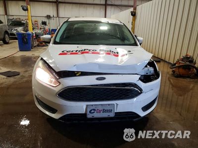 Piąte zdjęcie samochodu w środku: 2017 FORD FOCUS SE VIN:1FADP3F2XHL298595 - miniatura
