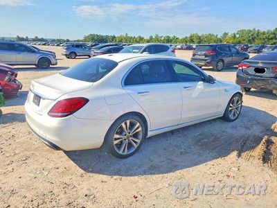 Trzecie zdjęcie samochodu z tyłu: 2019 MERCEDES-BENZ C 300 VIN:55SWF8DB4KU297859 - miniatura
