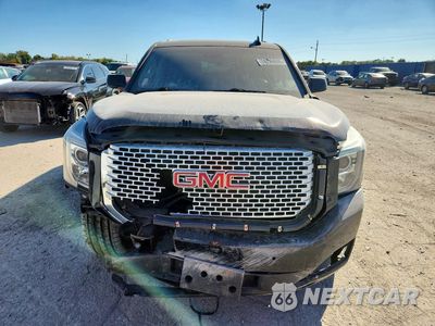 Piąte zdjęcie samochodu w środku: 2017 GMC YUKON XL DENALI VIN:1GKS2HKJ6HR370789 - miniatura