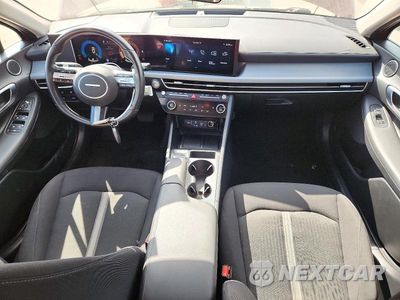 Zdjęcie 8 z 12 samochodu: 2025 HYUNDAI SONATA HYBRID SEL VIN:KMHL34JJ6SA105038 - miniatura