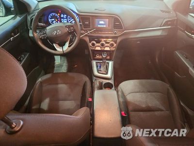 Zdjęcie 8 z 12 samochodu: 2019 HYUNDAI ELANTRA SE VIN:5NPD74LF9KH406997 - miniatura