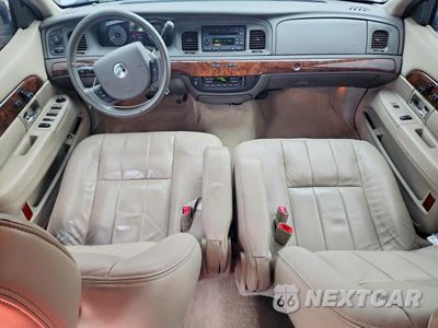 Zdjęcie 8 z 12 samochodu: 2010 MERCURY GRAND MARQUIS LS VIN:2MEBM7FV6AX605649 - miniatura