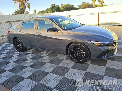 Czwarte zdjęcie samochodu z boku: 2026 HYUNDAI ELANTRA SEL SPORT VIN:KMHLM4DGXTU225597 - miniatura