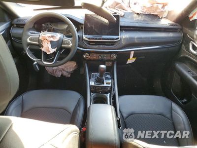 Zdjęcie 8 z 12 samochodu: 2025 JEEP COMPASS LATITUDE VIN:3C4NJDBN9ST609936 - miniatura