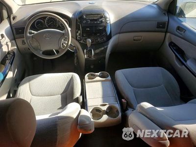 Zdjęcie 8 z 13 samochodu: 2004 TOYOTA SIENNA LE 8 PASSENGER VIN:5TDZA23C94S154277 - miniatura
