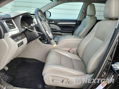 Zdjęcie 7 z 13 samochodu: 2019 TOYOTA HIGHLANDER XLE VIN:5TDKZRFH6KS345842 - miniatura