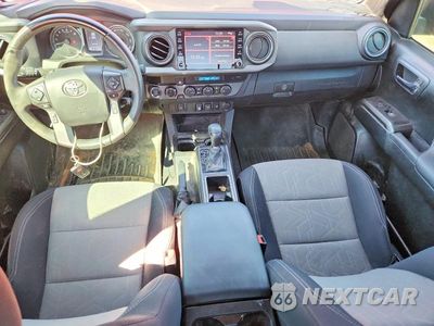 Zdjęcie 8 z 12 samochodu: 2022 TOYOTA TACOMA TRD SPORT VIN:3TMCZ5AN8NM479248 - miniatura