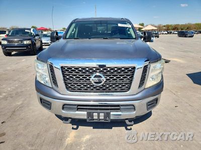 Piąte zdjęcie samochodu w środku: 2017 NISSAN TITAN XD SV VIN:1N6BA1F34HN532084 - miniatura