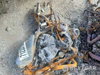 Piąte zdjęcie samochodu w środku: 2005 HARLEY-DAVIDSON XL883 VIN:1HD4CAM115K425691 - miniatura