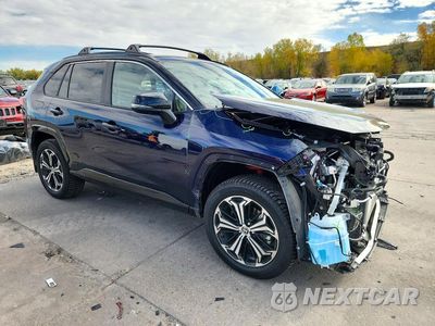 Czwarte zdjęcie samochodu z boku: 2025 TOYOTA RAV4 XSE VIN:JTMFB3FV2SD245256 - miniatura