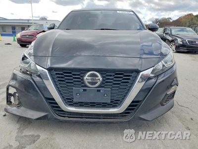 Piąte zdjęcie samochodu w środku: 2019 NISSAN ALTIMA S VIN:1N4BL4BV8KC227556 - miniatura