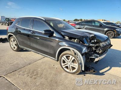 Czwarte zdjęcie samochodu z boku: 2016 MERCEDES-BENZ GLA 250 VIN:WDCTG4EB5GJ204883 - miniatura