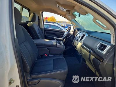Zdjęcie 10 z 12 samochodu: 2017 NISSAN TITAN SV VIN:1N6AA1R83HN549316 - miniatura