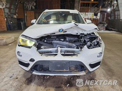 Piąte zdjęcie samochodu w środku: 2017 BMW X1 XDRIVE28I VIN:WBXHT3Z32H4A55049 - miniatura