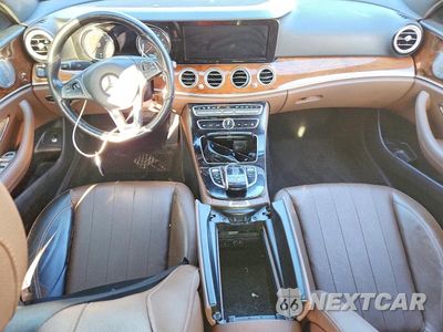 Zdjęcie 8 z 12 samochodu: 2018 MERCEDES-BENZ E 300 4MATIC VIN:WDDZF4KB5JA364654 - miniatura