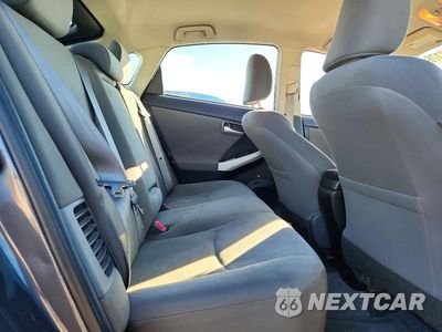Zdjęcie 10 z 12 samochodu: 2015 TOYOTA PRIUS TWO VIN:JTDKN3DU4F1920094 - miniatura