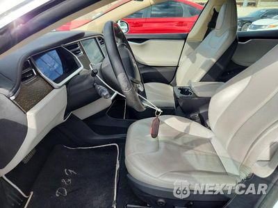Zdjęcie 7 z 12 samochodu: 2013 TESLA MODEL S VIN:5YJSA1CN8DFP04313 - miniatura
