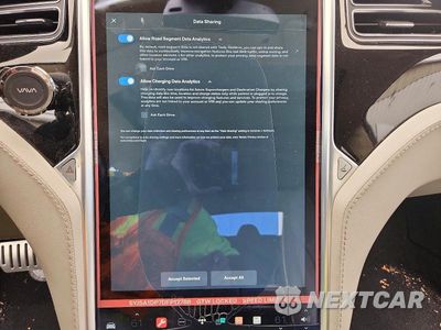Zdjęcie 9 z 13 samochodu: 2013 TESLA MODEL S VIN:5YJSA1DP7DFP12788 - miniatura