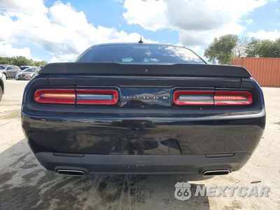 Zdjęcie 6 z 12 samochodu: 2018 DODGE CHALLENGER SXT VIN:2C3CDZAG1JH334685 - miniatura