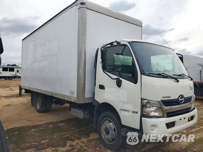Czwarte zdjęcie samochodu z boku: 2017 HINO 195 BOX TRUCK VIN:JHHSDM2H4HK005318 - miniatura