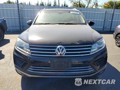 Piąte zdjęcie samochodu w środku: 2016 VOLKSWAGEN TOUAREG TDI VIN:WVGEP9BP9GD002960 - miniatura