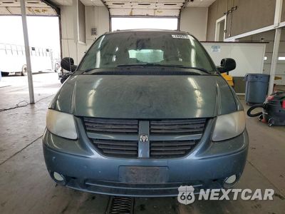 Piąte zdjęcie samochodu w środku: 2005 DODGE GRAND CARAVAN SXT VIN:2D4GP44L95R435329 - miniatura