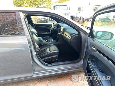 Piąte zdjęcie samochodu w środku: 2019 CHRYSLER 300 S VIN:2C3CCABG7KH637281 - miniatura