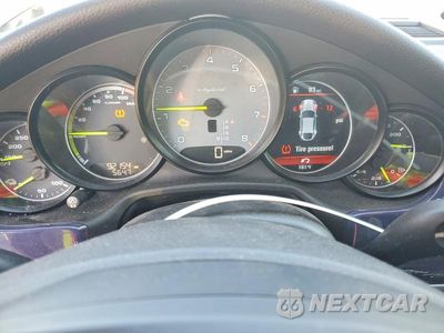 Zdjęcie 9 z 12 samochodu: 2014 PORSCHE PANAMERA S HYBRID VIN:WP0AD2A79EL044861 - miniatura
