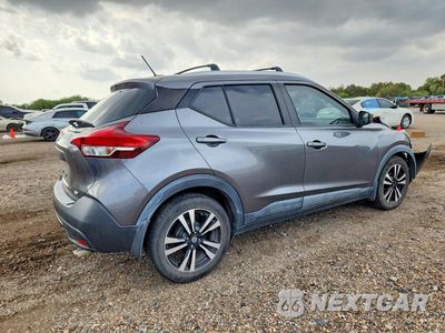 Trzecie zdjęcie samochodu z tyłu: 2018 NISSAN KICKS SV VIN:3N1CP5CU1JL522650 - miniatura