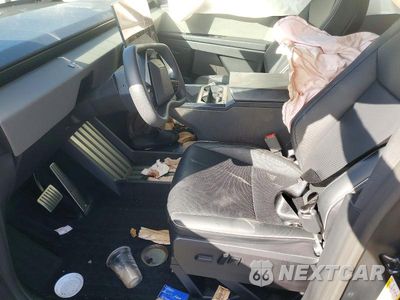 Zdjęcie 7 z 13 samochodu: 2024 TESLA CYBERTRUCK VIN:7G2CEHED8RA036164 - miniatura