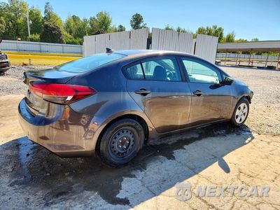 Trzecie zdjęcie samochodu z tyłu: 2017 KIA FORTE LX VIN:3KPFK4A70HE065750 - miniatura