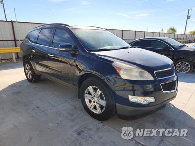 Czwarte zdjęcie samochodu z boku: 2012 CHEVROLET TRAVERSE LT VIN:1GNKVGED2CJ154231 - miniatura