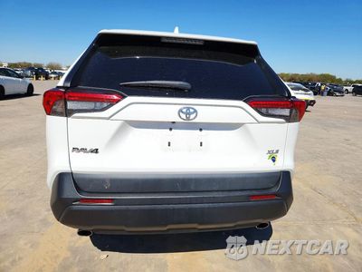 Zdjęcie 6 z 13 samochodu: 2021 TOYOTA RAV4 XLE VIN:2T3W1RFV9MW106706 - miniatura
