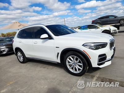 Czwarte zdjęcie samochodu z boku: 2022 BMW X5 XDRIVE45E VIN:5UXTA6C02N9L61787 - miniatura