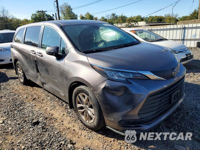 Czwarte zdjęcie samochodu z boku: 2021 TOYOTA SIENNA LE VIN:5TDKRKEC1MS014991 - miniatura
