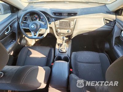 Zdjęcie 8 z 13 samochodu: 2018 NISSAN ROGUE S VIN:KNMAT2MV0JP549753 - miniatura
