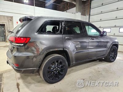 Trzecie zdjęcie samochodu z tyłu: 2019 JEEP GRAND CHEROKEE LAREDO VIN:1C4RJFAG6KC677218 - miniatura