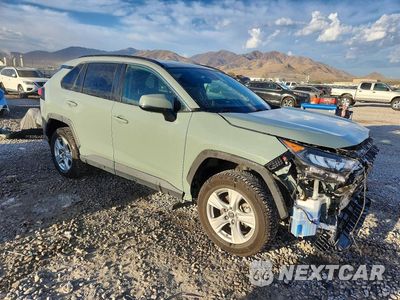 Czwarte zdjęcie samochodu z boku: 2021 TOYOTA RAV4 XLE VIN:2T3P1RFVXMW209881 - miniatura