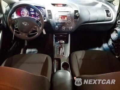 Zdjęcie 8 z 13 samochodu: 2016 KIA FORTE LX VIN:KNAFK4A63G5568459 - miniatura