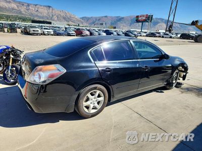 Trzecie zdjęcie samochodu z tyłu: 2012 NISSAN ALTIMA 2.5 VIN:1N4AL2AP4CN404998 - miniatura