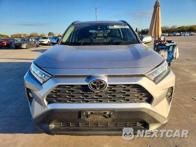 Piąte zdjęcie samochodu w środku: 2020 TOYOTA RAV4 XLE VIN:JTMW1RFV6LD043446 - miniatura