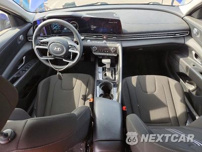 Zdjęcie 8 z 12 samochodu: 2024 HYUNDAI ELANTRA BLUE VIN:KMHLM4DJ5RU106280 - miniatura