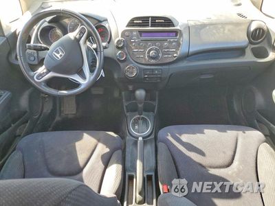 Zdjęcie 8 z 12 samochodu: 2013 HONDA FIT SPORT VIN:JHMGE8H57DC006167 - miniatura