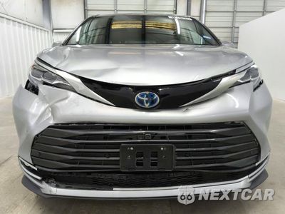 Piąte zdjęcie samochodu w środku: 2024 TOYOTA SIENNA PLATINUM 7-PASSENGER VIN:5TDESKFC3RS117952 - miniatura