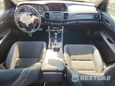 Zdjęcie 8 z 12 samochodu: 2017 HONDA ACCORD SPORT VIN:1HGCR2F5XHA194948 - miniatura