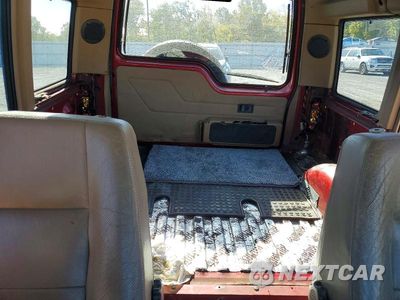 Zdjęcie 10 z 14 samochodu: 1998 LAND ROVER DISCOVERY VIN:SALJY1247WA755452 - miniatura