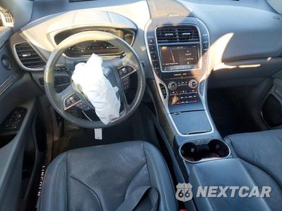 Zdjęcie 8 z 14 samochodu: 2019 LINCOLN NAUTILUS RESERVE VIN:2LMPJ8L94KBL10786 - miniatura