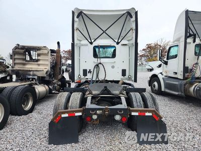 Zdjęcie 6 z 13 samochodu: 2018 PETERBILT 579 SEMI TRUCK VIN:1XPBA48X6JD477412 - miniatura