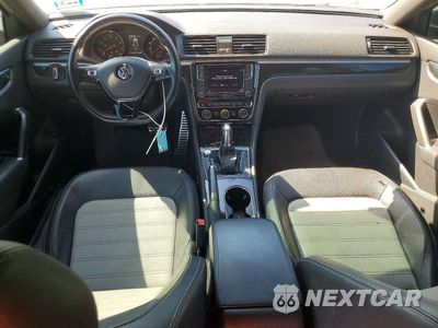 Zdjęcie 8 z 12 samochodu: 2018 VOLKSWAGEN PASSAT GT VIN:1VWJM7A30JC036228 - miniatura